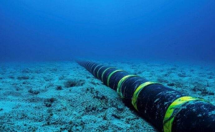 Avanza la reparación del cable submarino de internet