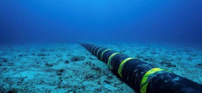 Avanza la reparación del cable submarino de internet