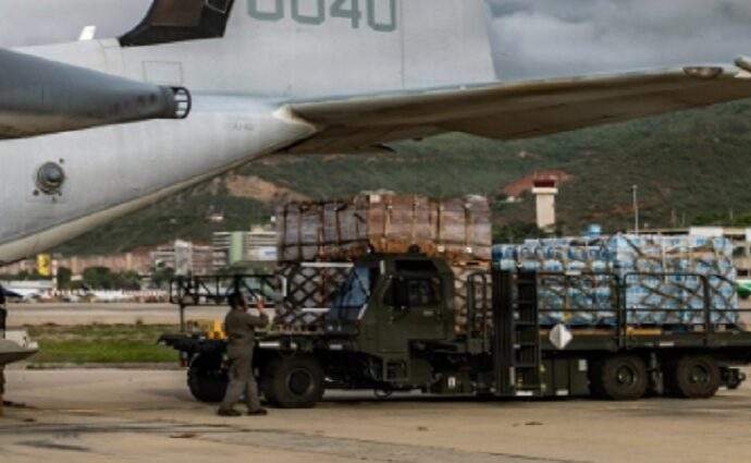 Llegan más de 300 toneladas de asistencia estadounidense tras los sismos