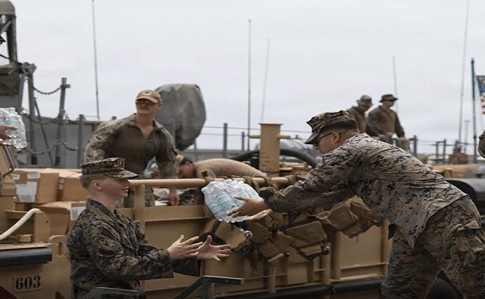 Fuerzas militares de EE. UU. trasladan ayuda humanitaria a zonas afectadas por los sismos