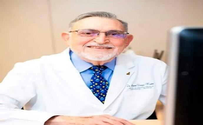 Colegio Ibero Latinoamericano de Dermatología honra la trayectoria del médico Hernán Vargas Montiel