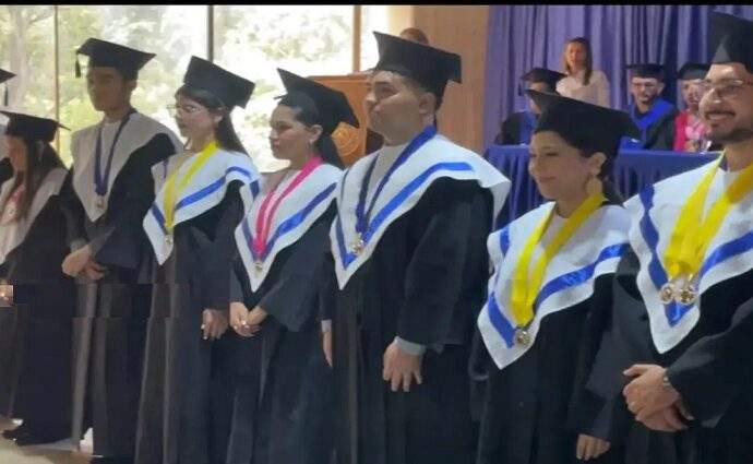 UDONE impone medallas a 67 nuevos profesionales