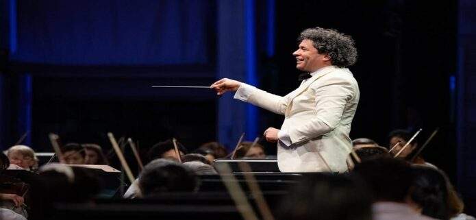 Dudamel y la Filarmónica de Los Ángeles ofrecerán concierto benéfico por Venezuela