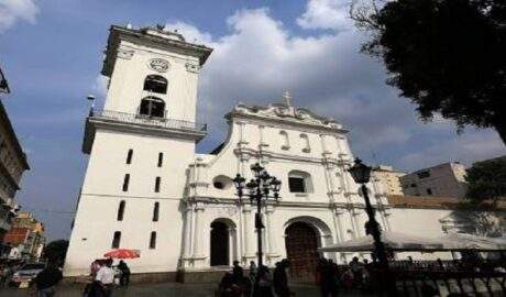 Cierran preventivamente la Catedral de Caracas