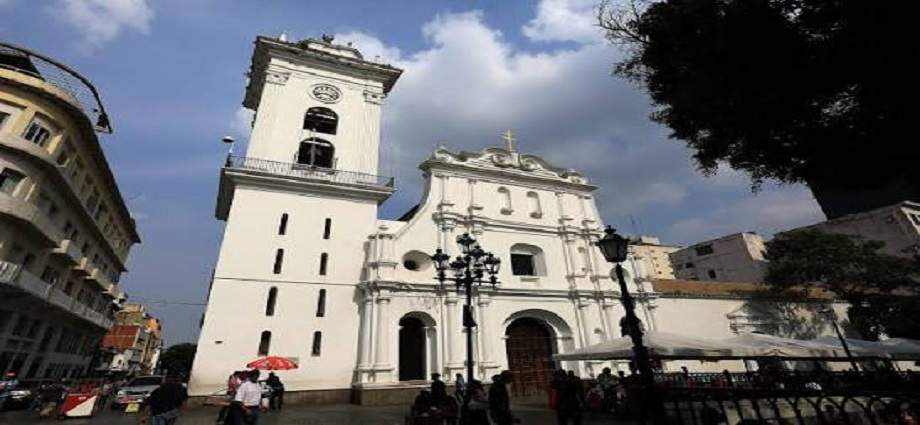 Cierran preventivamente la Catedral de Caracas