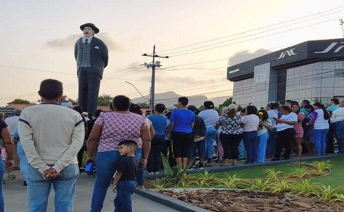 Inauguran plaza San José Gregorio Hernández en Porlamar