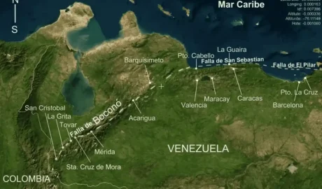 Mapa satelital de Venezuela de FUNVISIS que muestra los tres principales sistemas de fallas sismogénicas activas del país: Falla de Boconó en la región andina, Falla de San Sebastián en la costa central y Falla de El Pilar en el oriente.