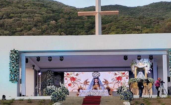Misa y rosario en El Valle por las víctimas del sismo