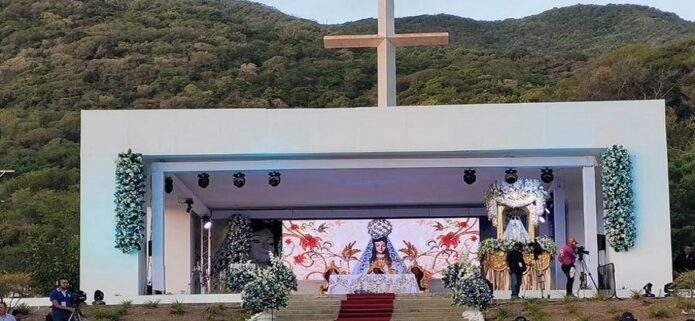 Misa y rosario en El Valle por las víctimas del sismo