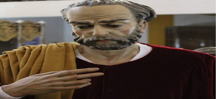 La alcancía de las palabras y sus coroticos: El uso de las mayúsculas en el nombre de los santos