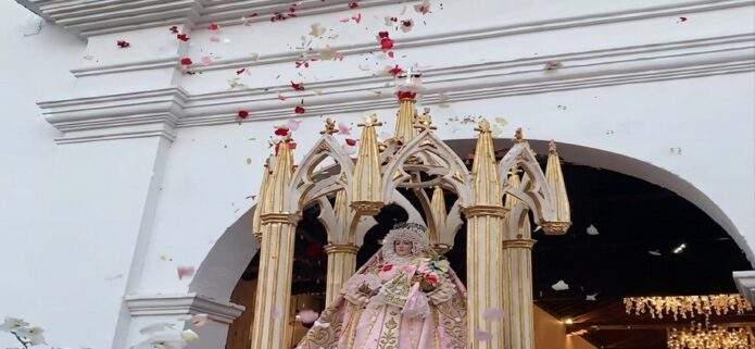 La devoción y el amor familiar colmaron las calles de Gómez en honor a Santa Ana