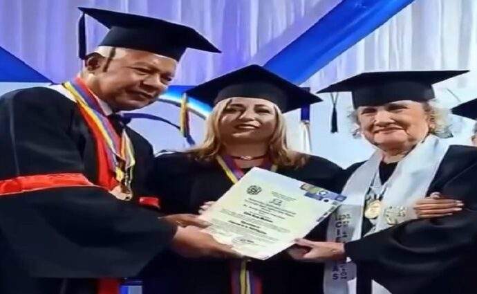 Elvia Marcano: 88 años y un nuevo título universitario