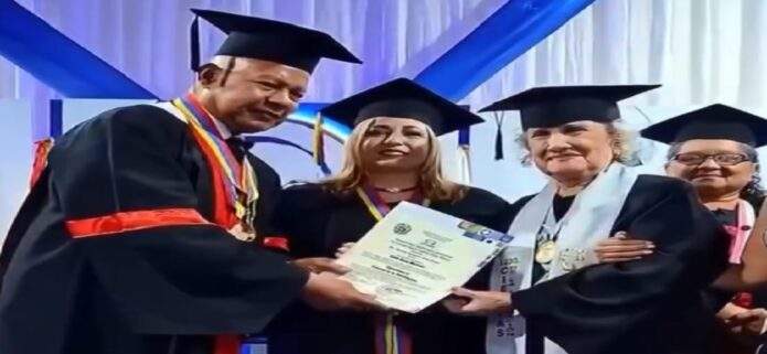Elvia Marcano: 88 años y un nuevo título universitario