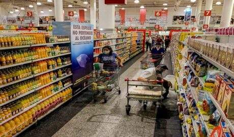 El venezolano se consolida como "consumidor donador" tras los sismos de junio, informa ANSA