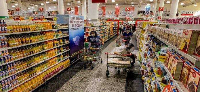 El venezolano se consolida como "consumidor donador" tras los sismos de junio, informa ANSA