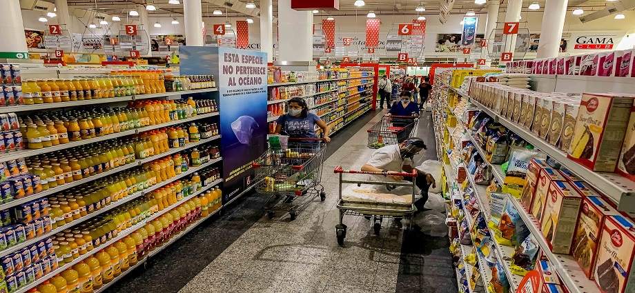 El venezolano se consolida como "consumidor donador" tras los sismos de junio, informa ANSA