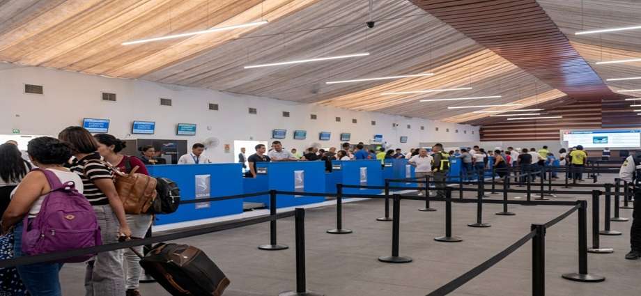 El aeropuerto de Maiquetía reanudará operaciones desde terminales temporales el 1 de septiembre