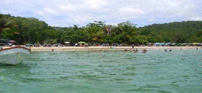 El Ministerio de Turismo evalúa la apertura de diversos balnearios en La Guaira para la temporada vacacional
