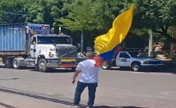Las fronteras ceden ante la solidaridad: gandolas venezolanas arriban a Cúcuta con ayuda humanitaria