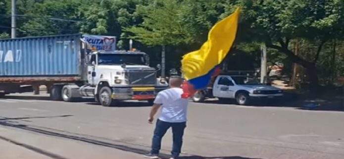 Las fronteras ceden ante la solidaridad: gandolas venezolanas arriban a Cúcuta con ayuda humanitaria
