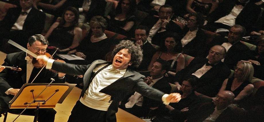 Gustavo Dudamel ofrecerá su concierto de despedida en la Filarmónica de Los Ángeles a beneficio de Venezuela