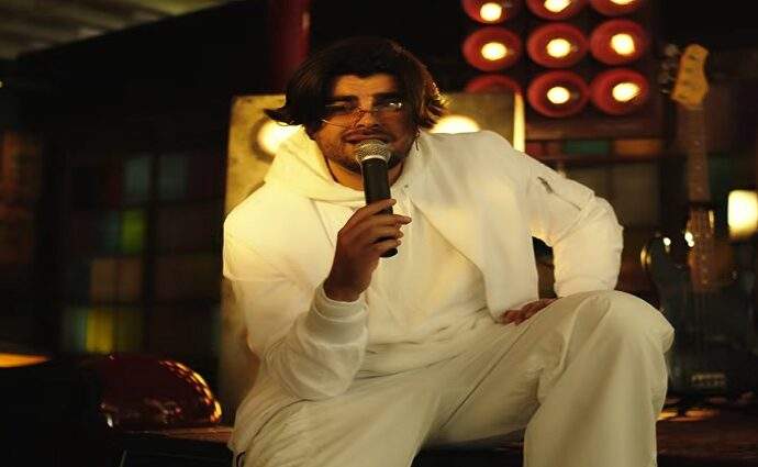 Jonathan Moly le canta al amor cotidiano en su nuevo sencillo "Después de las 10"