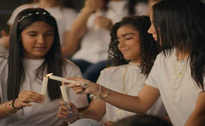 July y Naoh transforman la solidaridad en música para apoyar a La Guaira