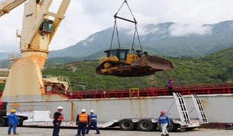 EEUU envía maquinaria pesada a control remoto para acelerar la remoción de escombros en Venezuela
