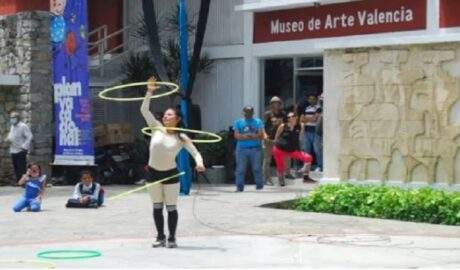 Niños valencianos exploran el arte y la creatividad en el MUVA