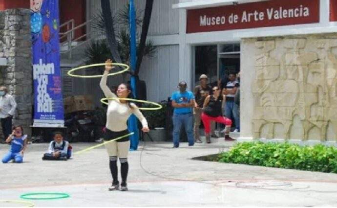 Niños valencianos exploran el arte y la creatividad en el MUVA