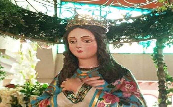 Los Millanes celebra a su patrona con sobria devoción