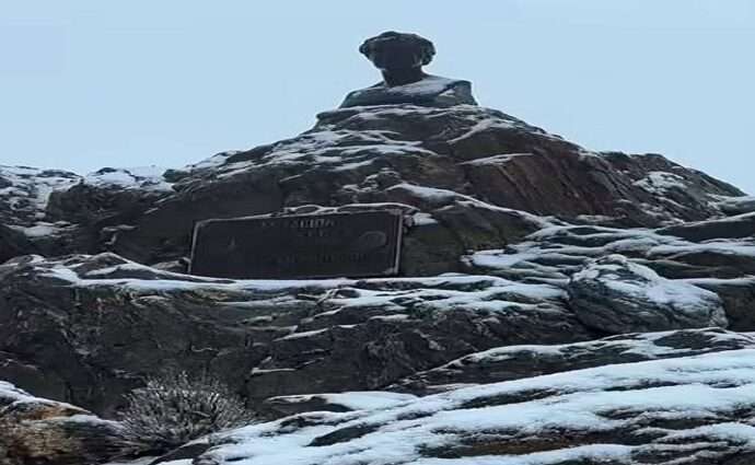 Una intensa nevada sorprende a los visitantes del Teleférico Mukumbarí en Mérida