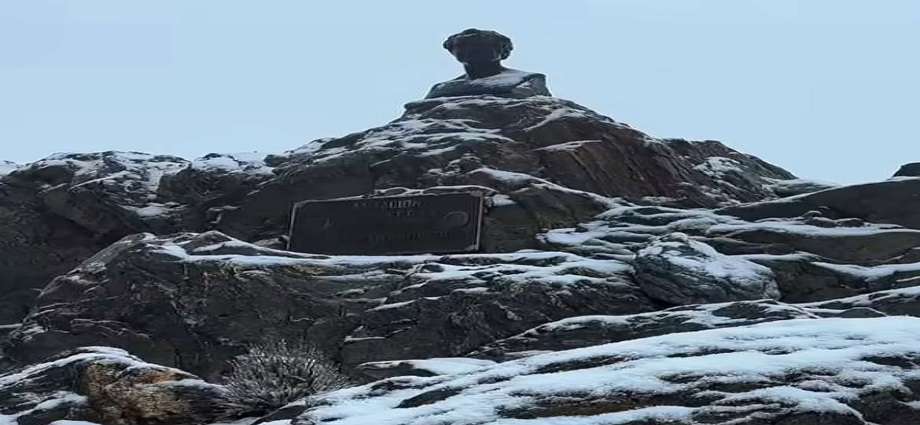 Una intensa nevada sorprende a los visitantes del Teleférico Mukumbarí en Mérida