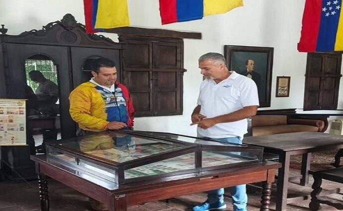 Inauguran exposición documental y numismática en la Casa Museo Cecilio Acosta