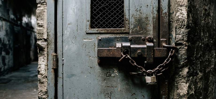 Pensando con décima, frases celebres: Kafka, Camus y el dilema de la libertad
