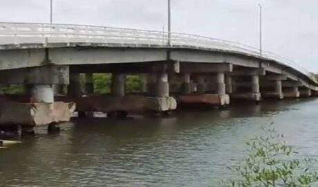 Suspenden el tránsito vehicular en el puente Punta Brava de Morrocoy