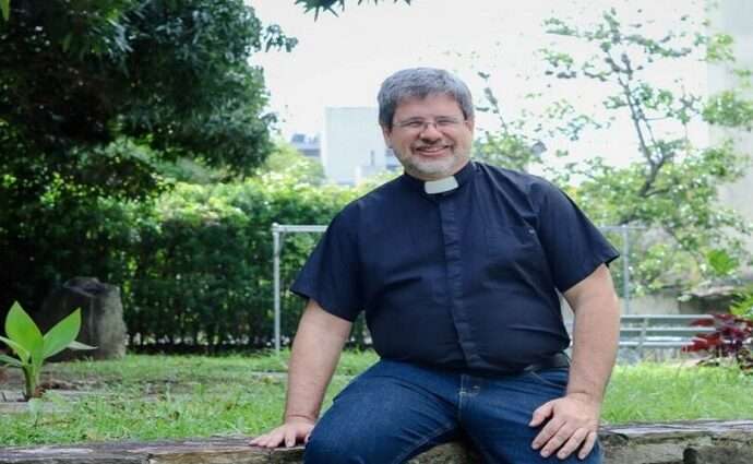Un sacerdote venezolano dirá presente en el Festival de Venecia