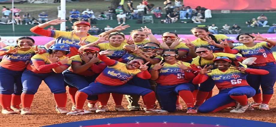 Softbol invicto y la lucha olímpica lideran el medallero nacional en los ODESUR