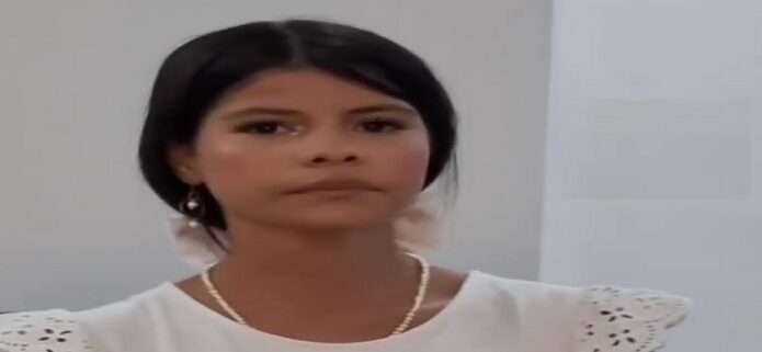 Eva Oliveros le canta a la Virgen del Valle durante su tradicional bajada