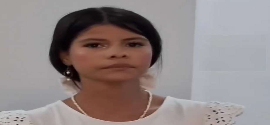 Eva Oliveros le canta a la Virgen del Valle durante su tradicional bajada