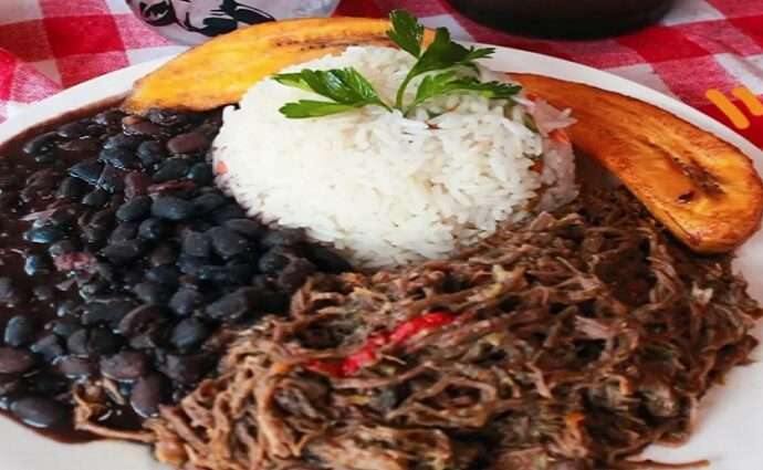 El pabellón criollo vence al ceviche peruano y conquista el Mundial de Comidas de Ibai Llanos