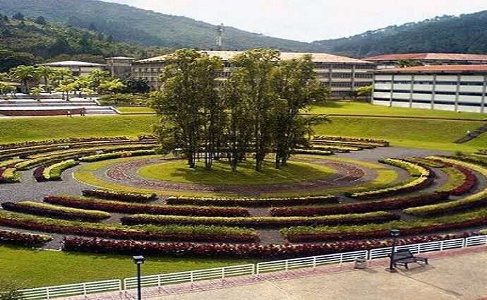 Ministerio de Educación Universitaria gestiona cupos para bachilleres con promedios superiores a 19 puntos