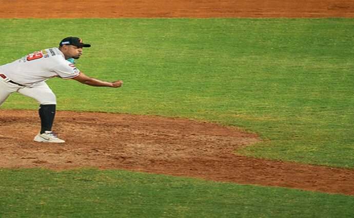 Tiburones, Águilas y Tigres imponen su ritmo