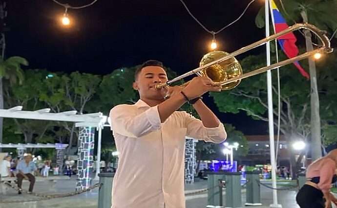 El trombonista Hugo Joseph Brizuela gana el primer lugar en prestigioso concurso en Francia