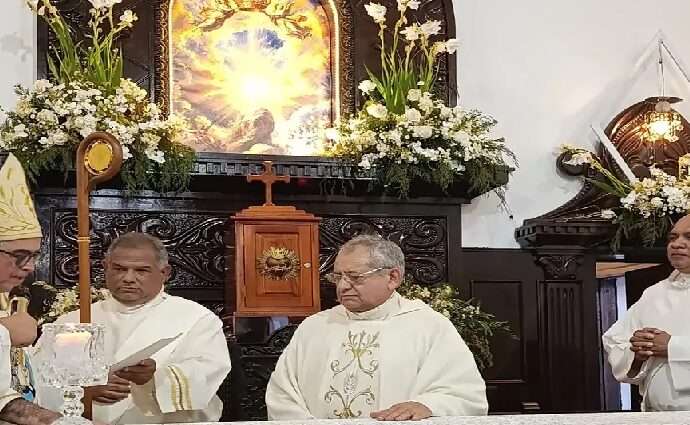 Padre Darío Salazar tomó poseción de la Parroquia Nuestra Señora del Pilar