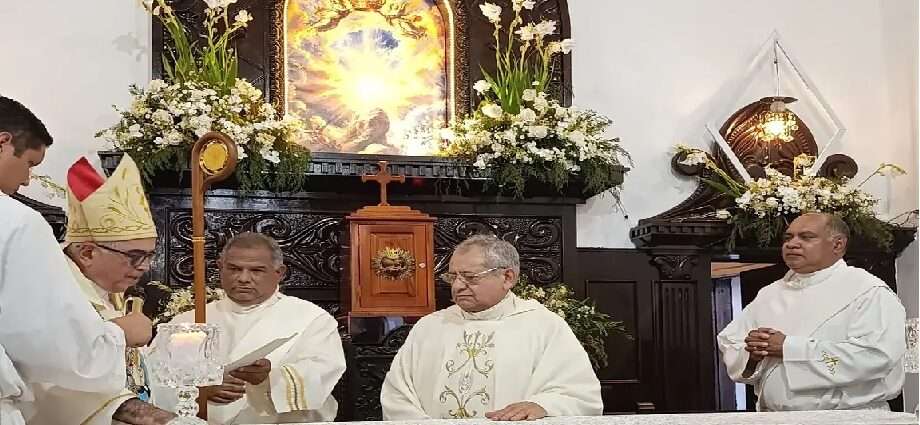 Padre Darío Salazar tomó poseción de la Parroquia Nuestra Señora del Pilar