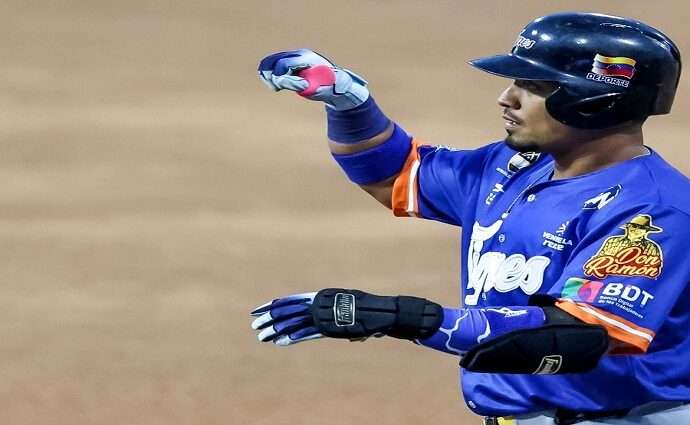 David Rodríguez destruyó el pitcheo en el inicio de la LVBP y fue electo Jugador de la Semana