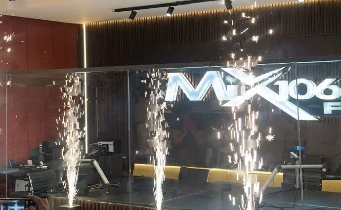 Mix 106.1 FM estrena estudio en el Centro Comercial La Vela