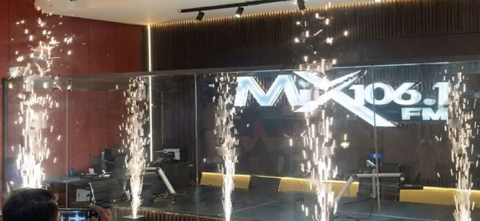 Mix 106.1 FM estrena estudio en el Centro Comercial La Vela