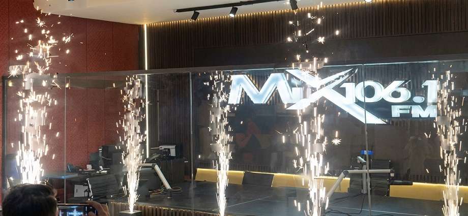 Mix 106.1 FM estrena estudio en el Centro Comercial La Vela